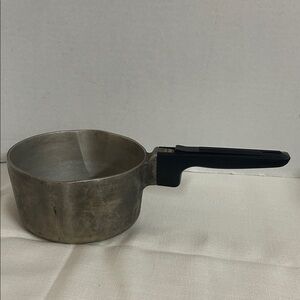 Vintage’s Stainless Steel Saucepan with Black Handle